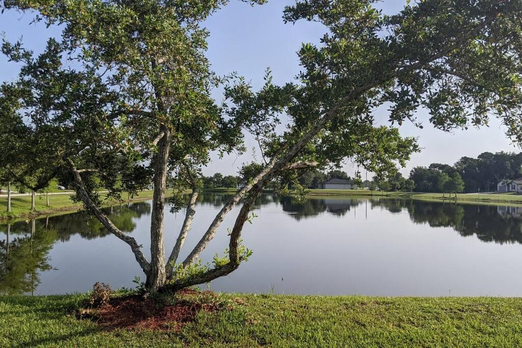Port St. Lucie Port Saint Lucie A Little Piece Of Heaven- Peaceful Lake View Apartment- 1 Min From I95 And Turnpike מראה חיצוני תמונה